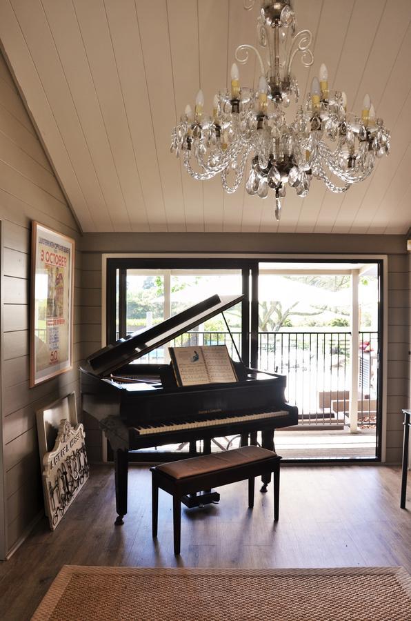 Quail Lodge Nz Snells Beach Exterior photo